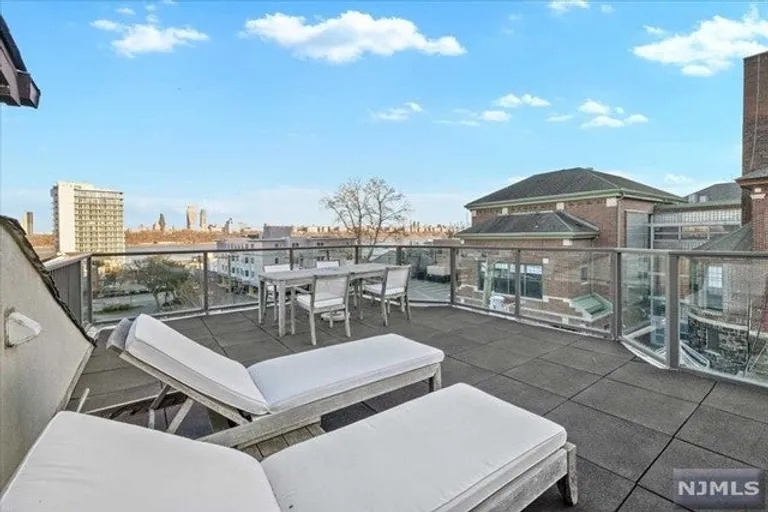 New York City Real Estate | View 15 Winterburn Place | room 12 | View 13