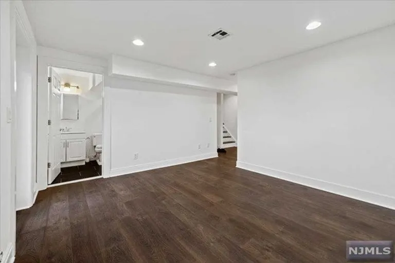 New York City Real Estate | View 15 Winterburn Place | room 21 | View 22