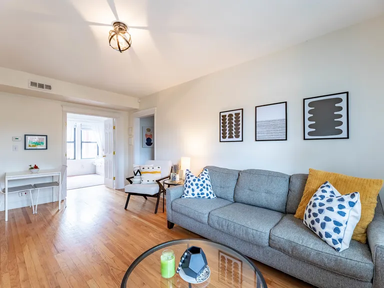 New York City Real Estate | View 2719 W Wellington, 2 | room 2 | View 3