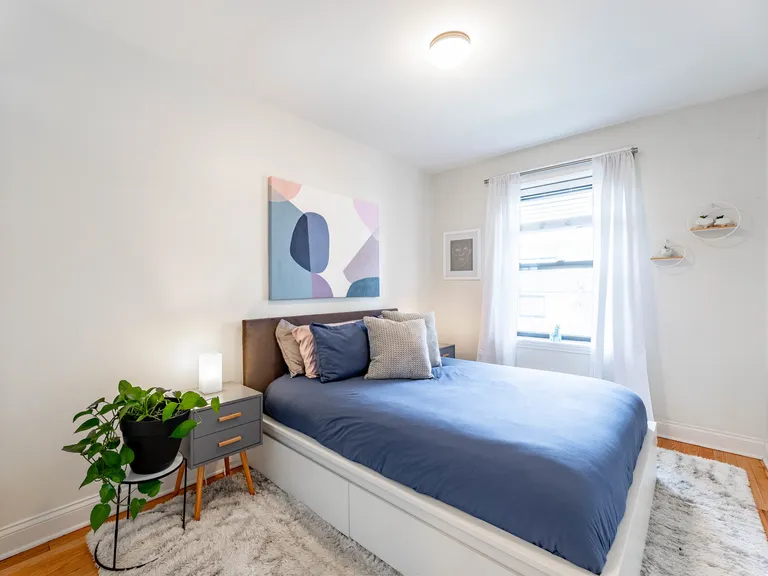 New York City Real Estate | View 2719 W Wellington, 2 | room 5 | View 6