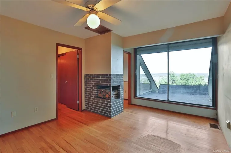 New York City Real Estate | View 240 Tweed Boulevard | room 17 | View 18
