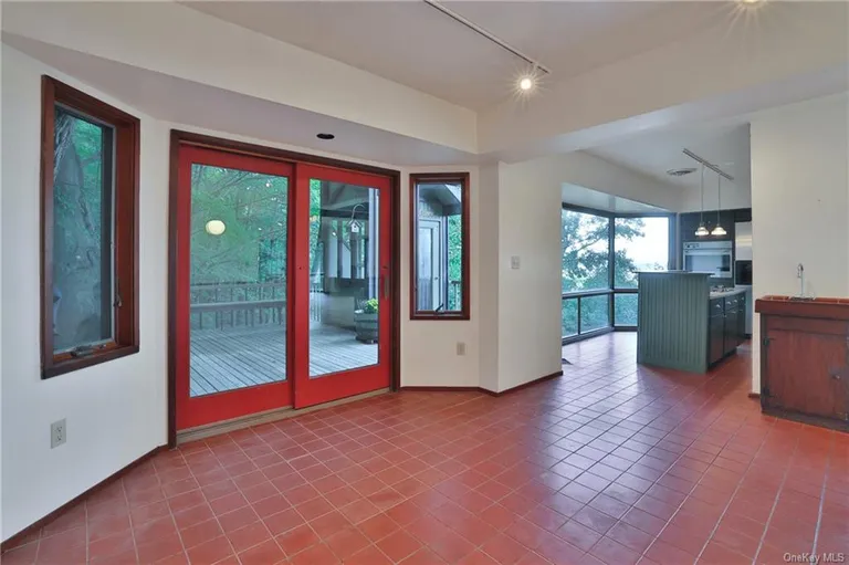 New York City Real Estate | View 240 Tweed Boulevard | room 9 | View 10