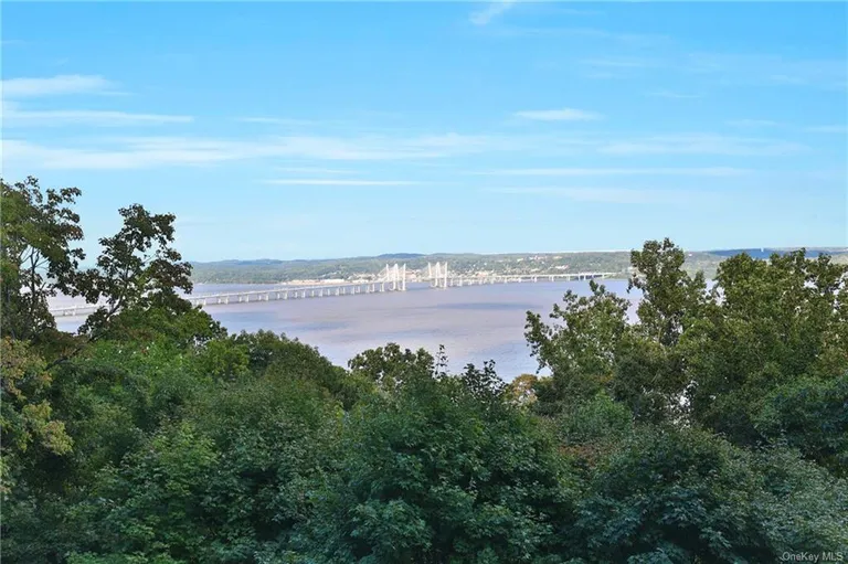 New York City Real Estate | View 240 Tweed Boulevard | room 14 | View 15