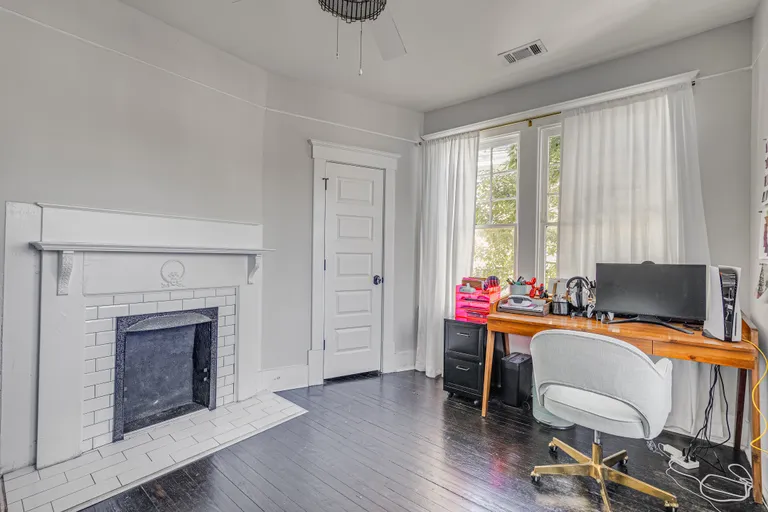 Savannah Real Estate | View 1123 East 32nd Street | room 26 | View 27