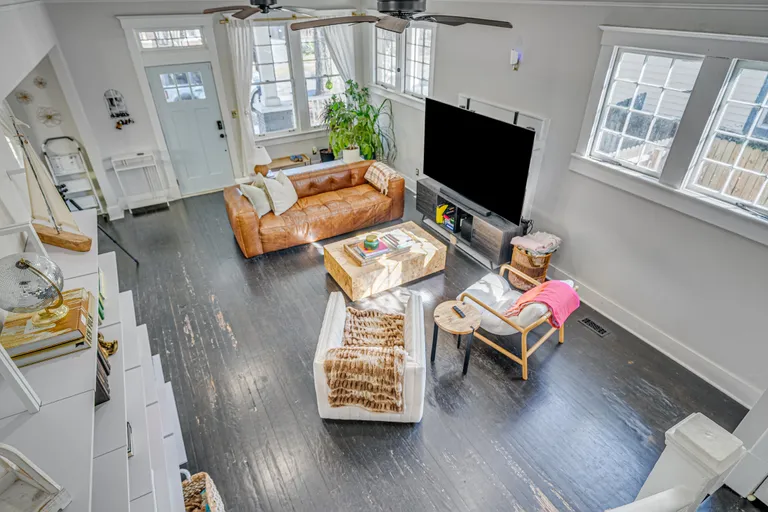 Savannah Real Estate | View 1123 East 32nd Street | room 16 | View 17