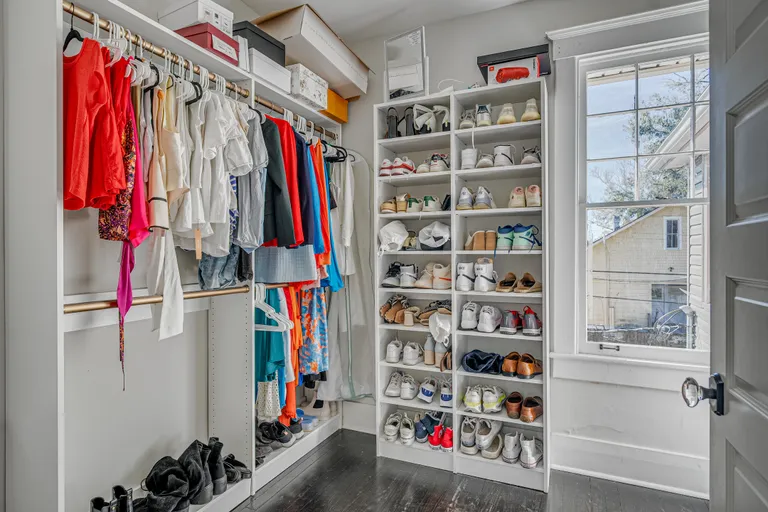 Savannah Real Estate | View 1123 East 32nd Street | room 19 | View 20
