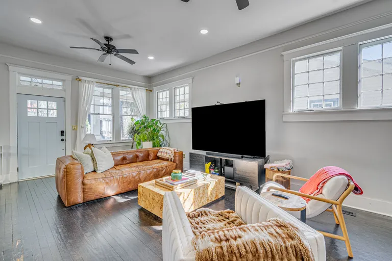 Savannah Real Estate | View 1123 East 32nd Street | room 10 | View 11