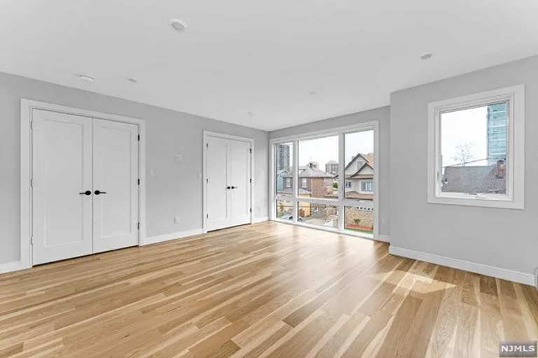 New York City Real Estate | View 695-697 Hillside Avenue | room 17 | View 18