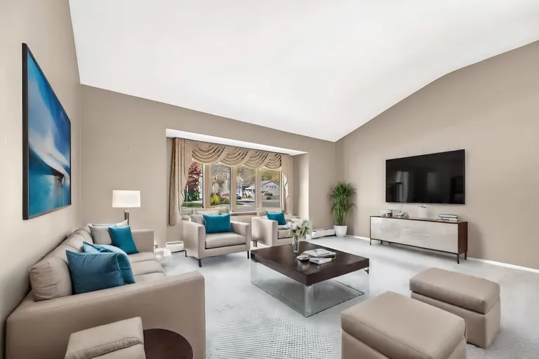 New York City Real Estate | View 262 Sherwood Ave | room 3 | View 4