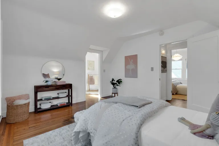 New York City Real Estate | View 1054 Leo Way | room 29 | View 30