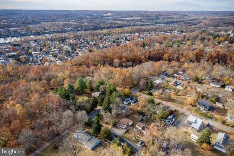 Central NJ/Bucks County, PA Real Estate | View 208 Coryell Rd | room 42 | View 43