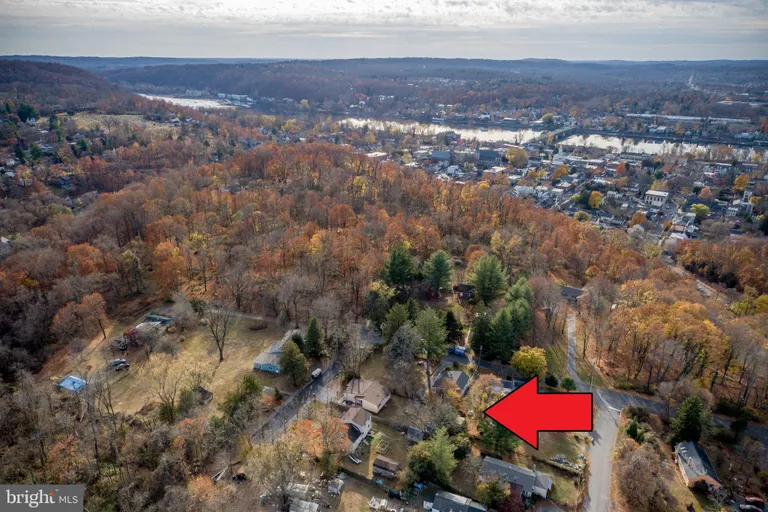 Central NJ/Bucks County, PA Real Estate | View 208 Coryell Rd | room 46 | View 47
