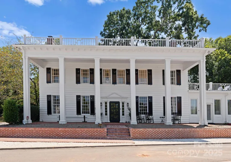 Charlotte Real Estate | View 4016 Nettie Court | room 1 | View 2