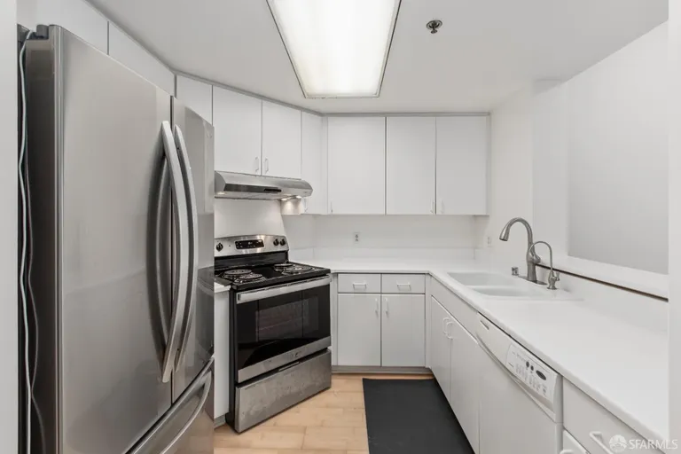 Northern California Real Estate | View 220 Lombard | room 1 | View 2