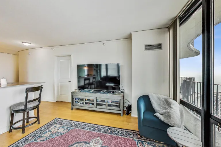New York City Real Estate | View 225 N Columbus, 5401 | room 4 | View 5