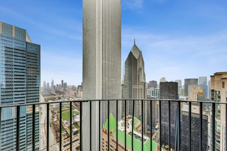 New York City Real Estate | View 225 N Columbus, 5401 | room 27 | View 28