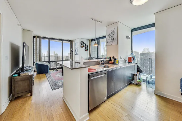 New York City Real Estate | View 225 N Columbus, 5401 | room 7 | View 8