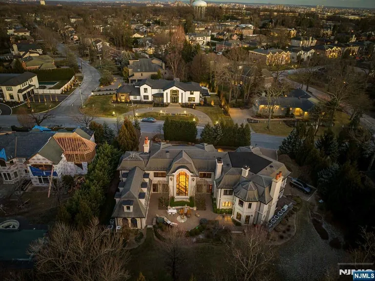 Bergen County Real Estate | View 78 Roberts Road | room 1 | View 2