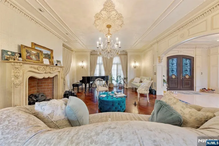Bergen County Real Estate | View 78 Roberts Road | room 4 | View 5