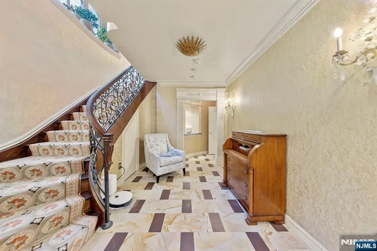 Bergen County Real Estate | View 78 Roberts Road | room 34 | View 35