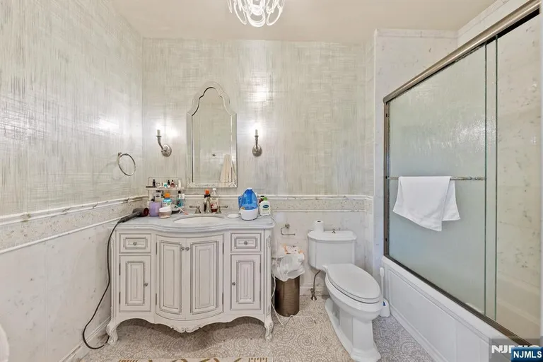 Bergen County Real Estate | View 78 Roberts Road | room 31 | View 32