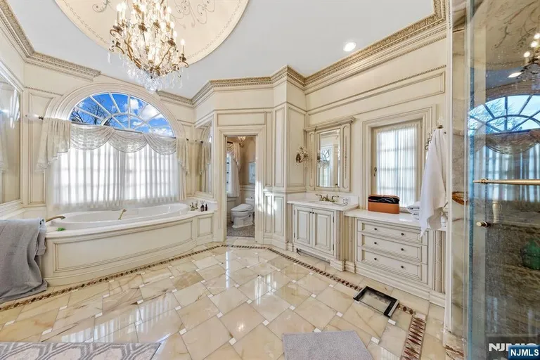 Bergen County Real Estate | View 78 Roberts Road | room 22 | View 23