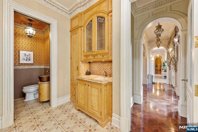 Bergen County Real Estate | View 78 Roberts Road | room 7 | View 8
