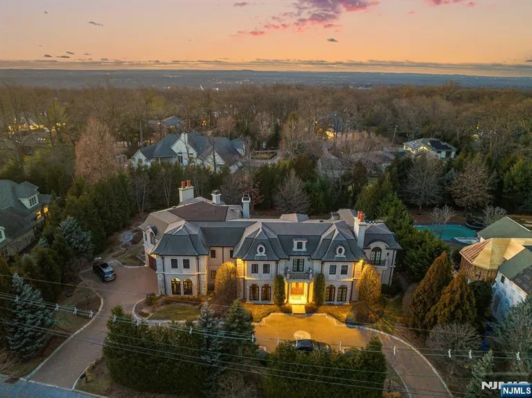 Bergen County Real Estate | View 78 Roberts Road | 6 Beds, 7 Baths | View 1