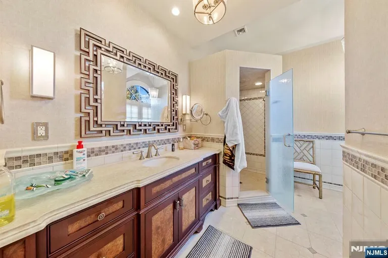 Bergen County Real Estate | View 78 Roberts Road | room 29 | View 30