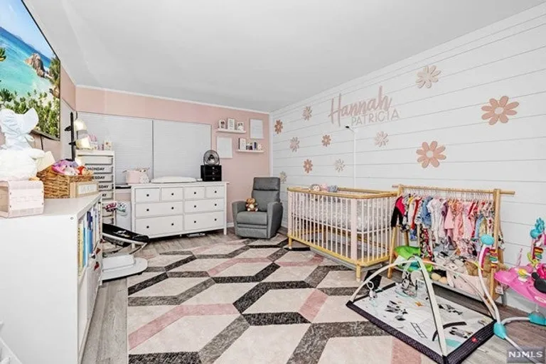 Bergen County Real Estate | View 159 Pond Drive #13D | room 10 | View 11