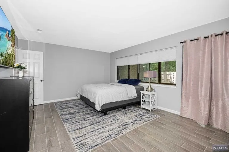 Bergen County Real Estate | View 159 Pond Drive #13D | room 19 | View 20