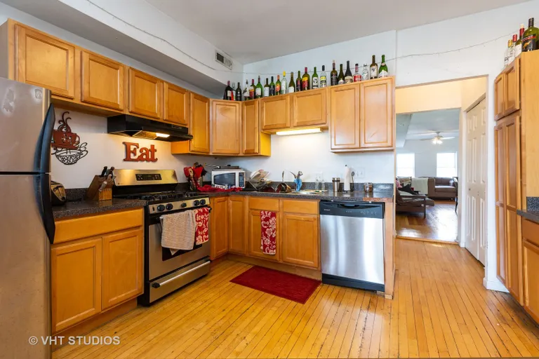 New York City Real Estate | View 2422 N Clybourn | room 4 | View 5