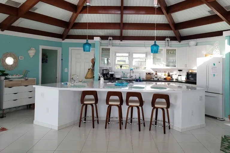 BEACHFRONT BEACHFRONT HOME WITH POOL, Wemyss Property for sale