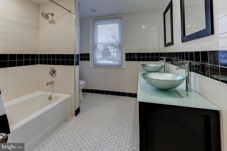 31 N Coles Ave, Maple Shade, NJ 08052 Property for sale