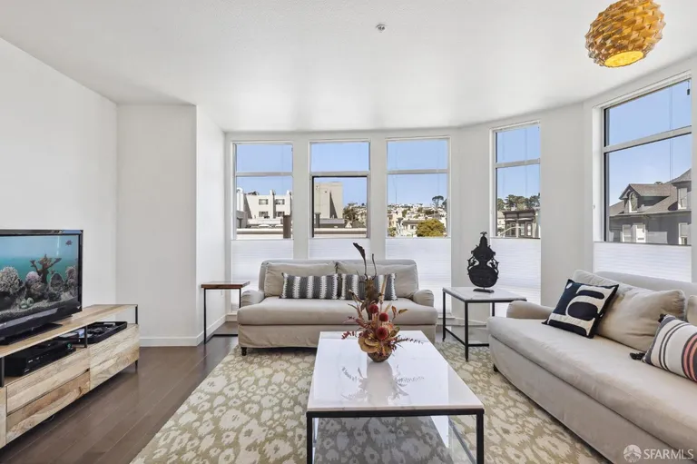 New York City Real Estate | View 2655 Bush Street, 301 | Listing | View 2