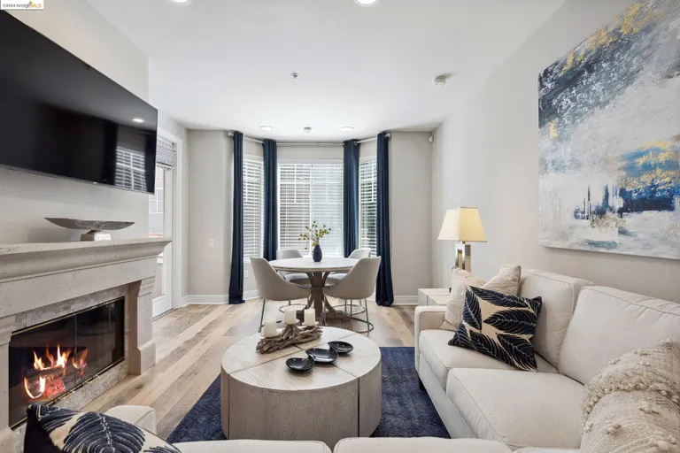 New York City Real Estate | View 200 Caldecott Lane, 101 | Listing | View 9
