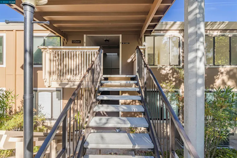 1112 Rockledge Ln 7, Walnut Creek, CA 94595 Property for sale