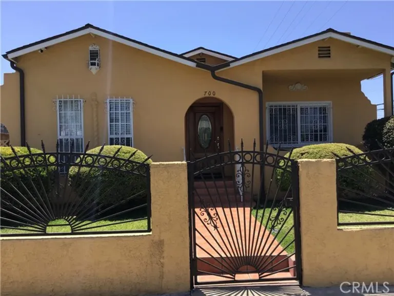 700 E 76Th Place, Los Angeles, Ca 90001 Property For Sale