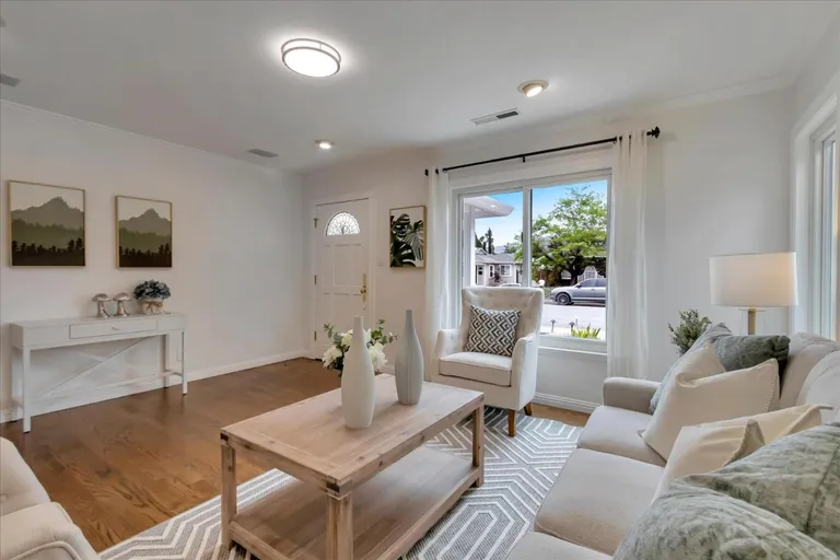 New York City Real Estate | View 15111 Stratford Drive | Listing | View 8