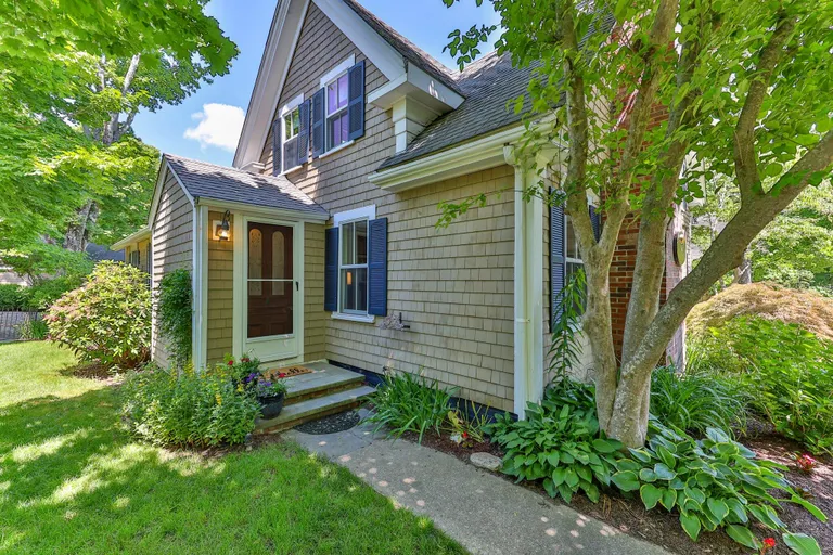 1141 Main, Cotuit, MA 02635 Property for sale