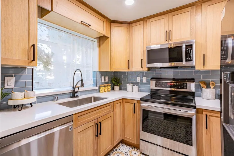 6189 Thornton Avenue D, NEWARK, CA 94560 Property for sale