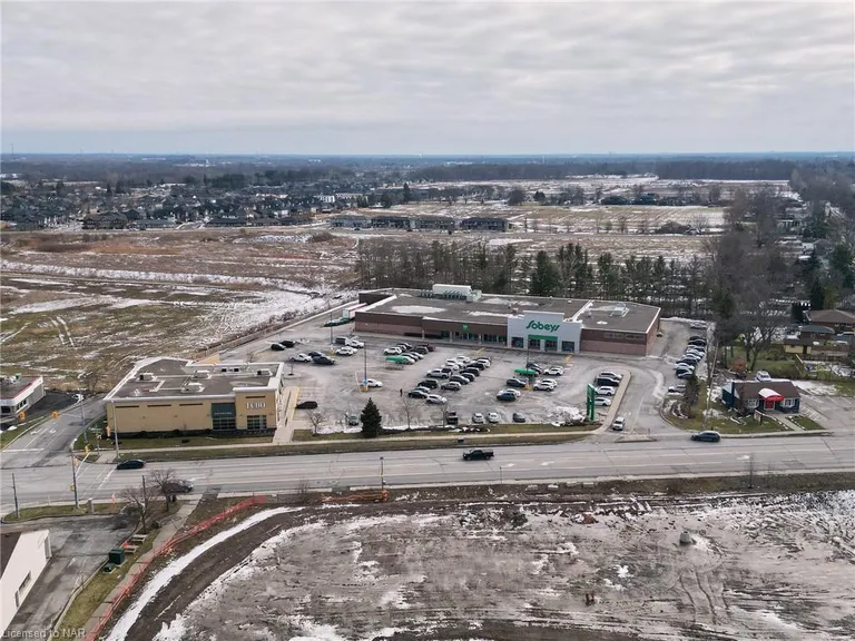 1465 Station Street 13, Fonthill Property for sale