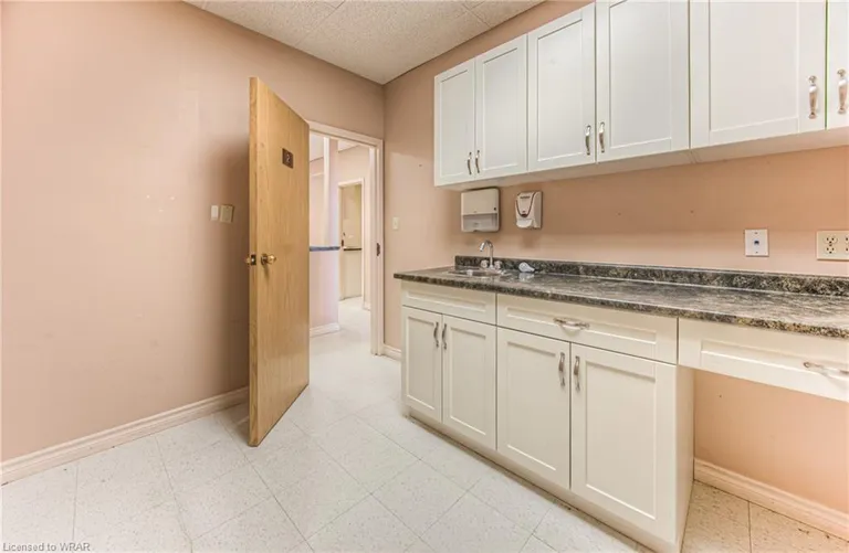 695 Coronation Boulevard 1, Cambridge Property for rent