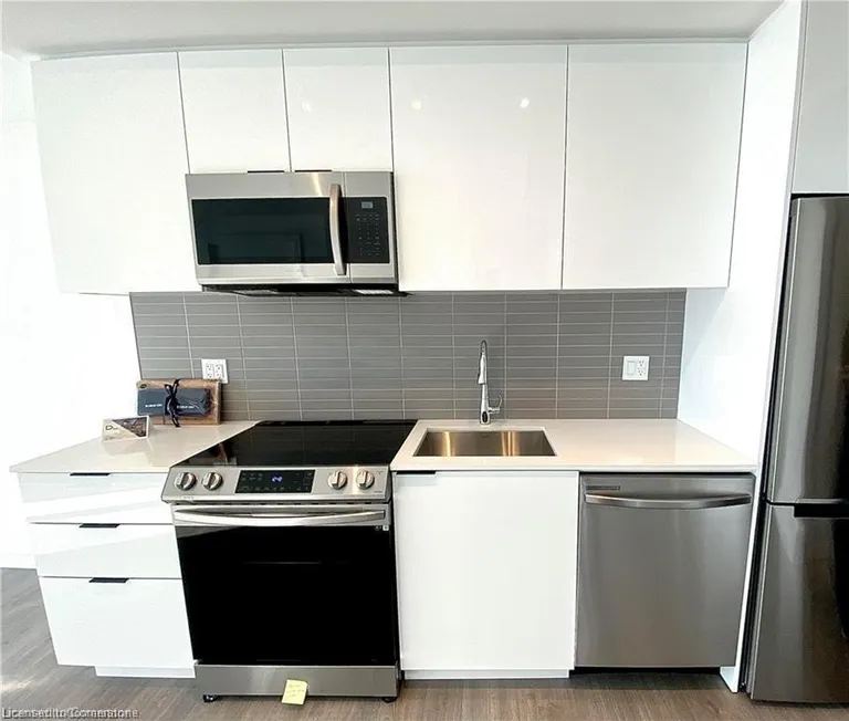 Ontario Real Estate | View 48 Power, 1802 | Listing | View 16