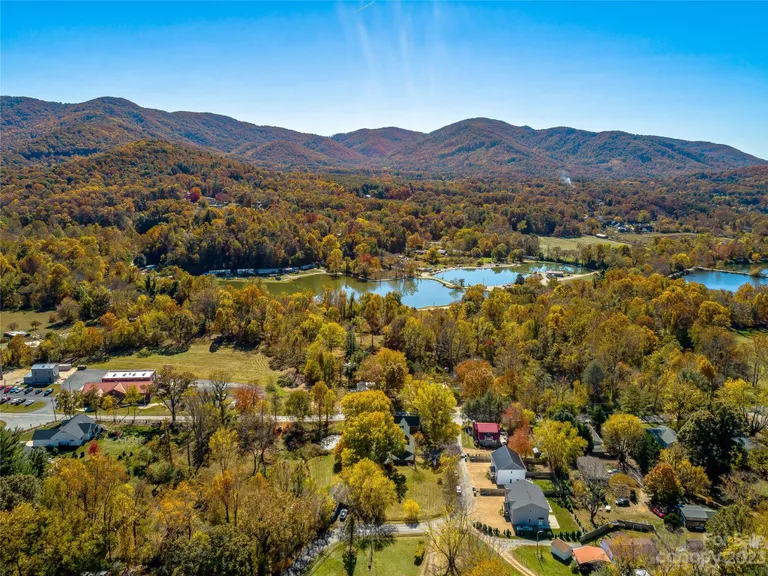 551 Bee Tree Road, Swannanoa, NC 28778 Property for sale