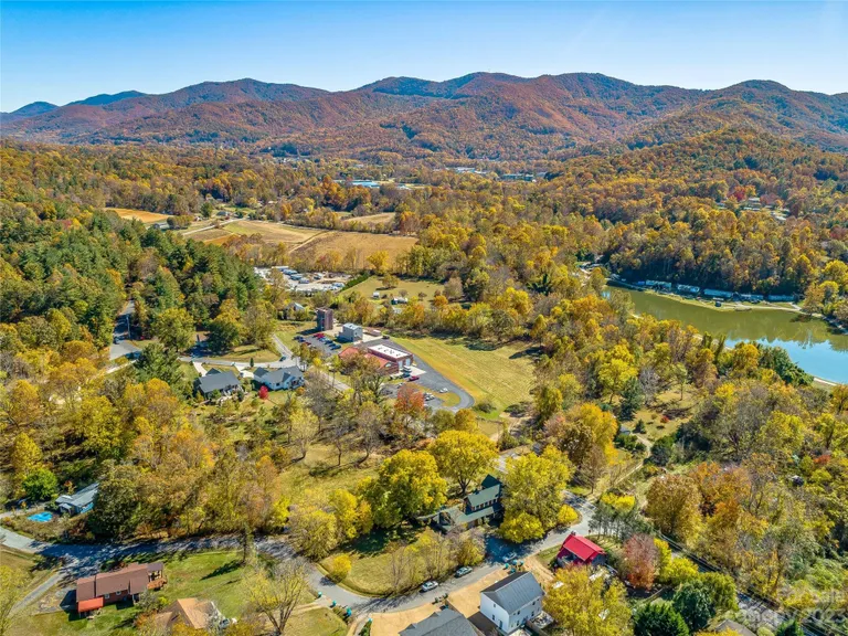 551 Bee Tree Road, Swannanoa, NC 28778 Property for sale