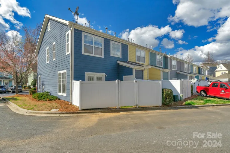 240 Hurston Circle, Charlotte, NC 28208 Property for sale