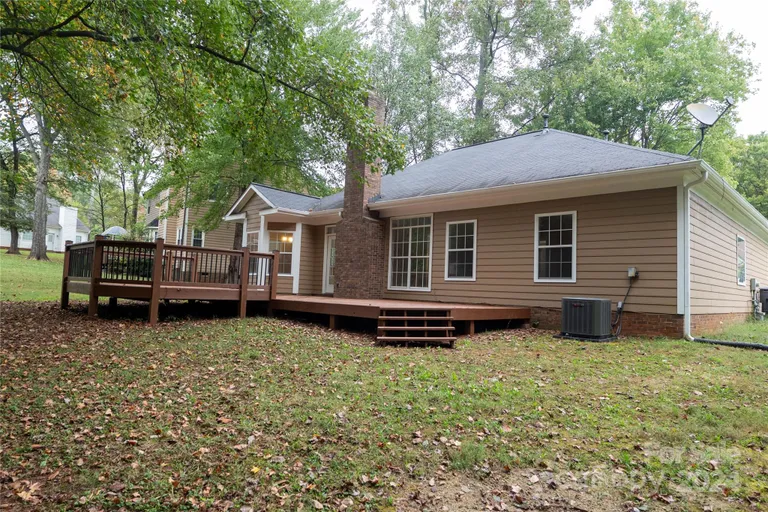 616 Oakbluff, Charlotte, NC 28216 Property for sale