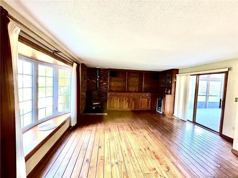 25 Old Wolcott Road, Bristol, CT 06010 Property for sale