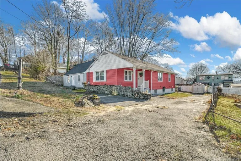 425 Saunders Avenue, Bridgeport, CT 06606 Property for sale